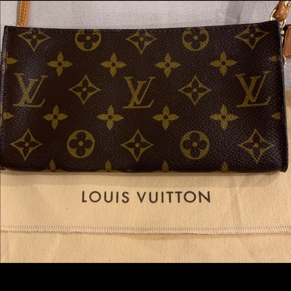 Handbags - Louis Vuitton Pouch Pouchette